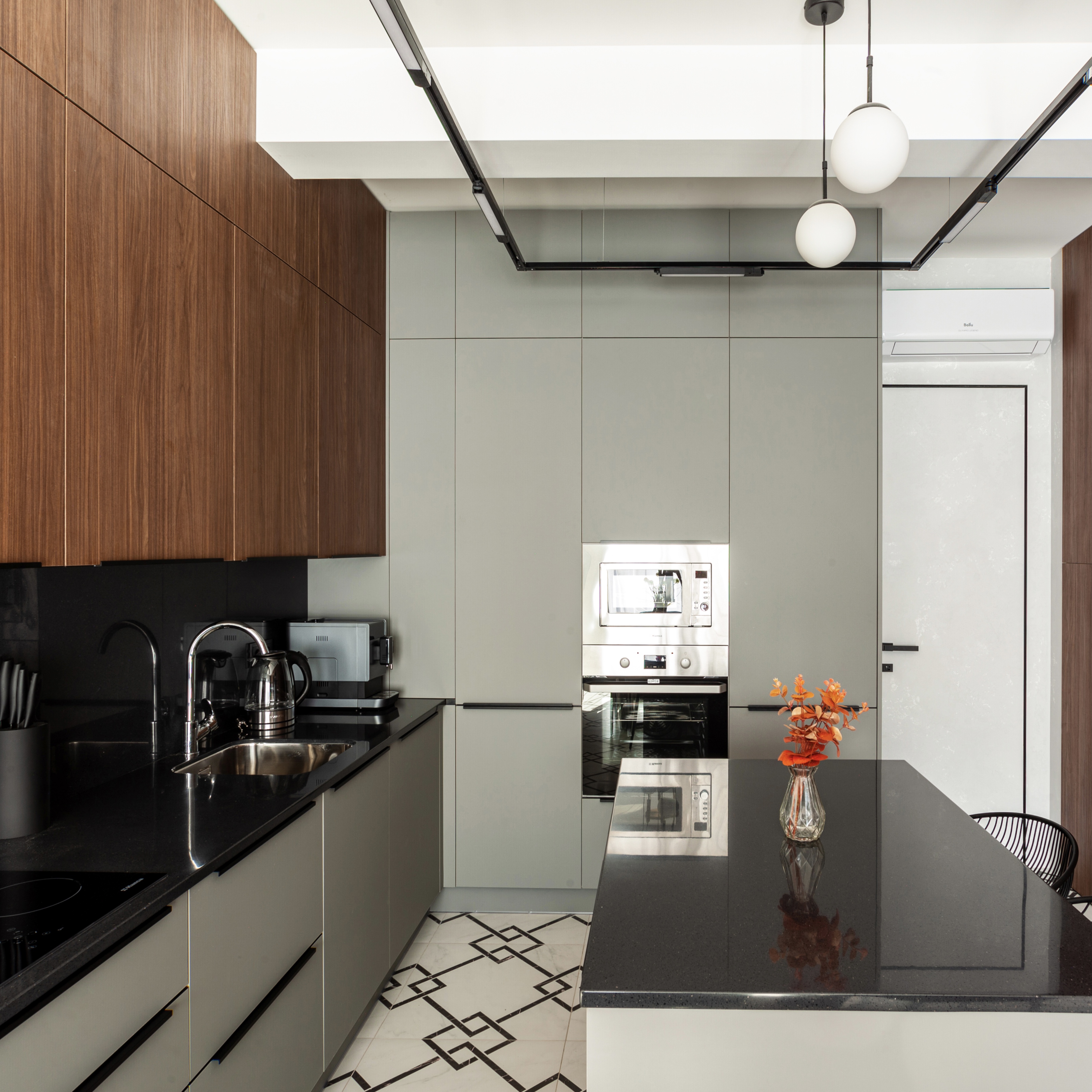 SIMPLE. СТИЛЬНАЯ МИНИМАЛИСТИЧНАЯ КУХНЯ