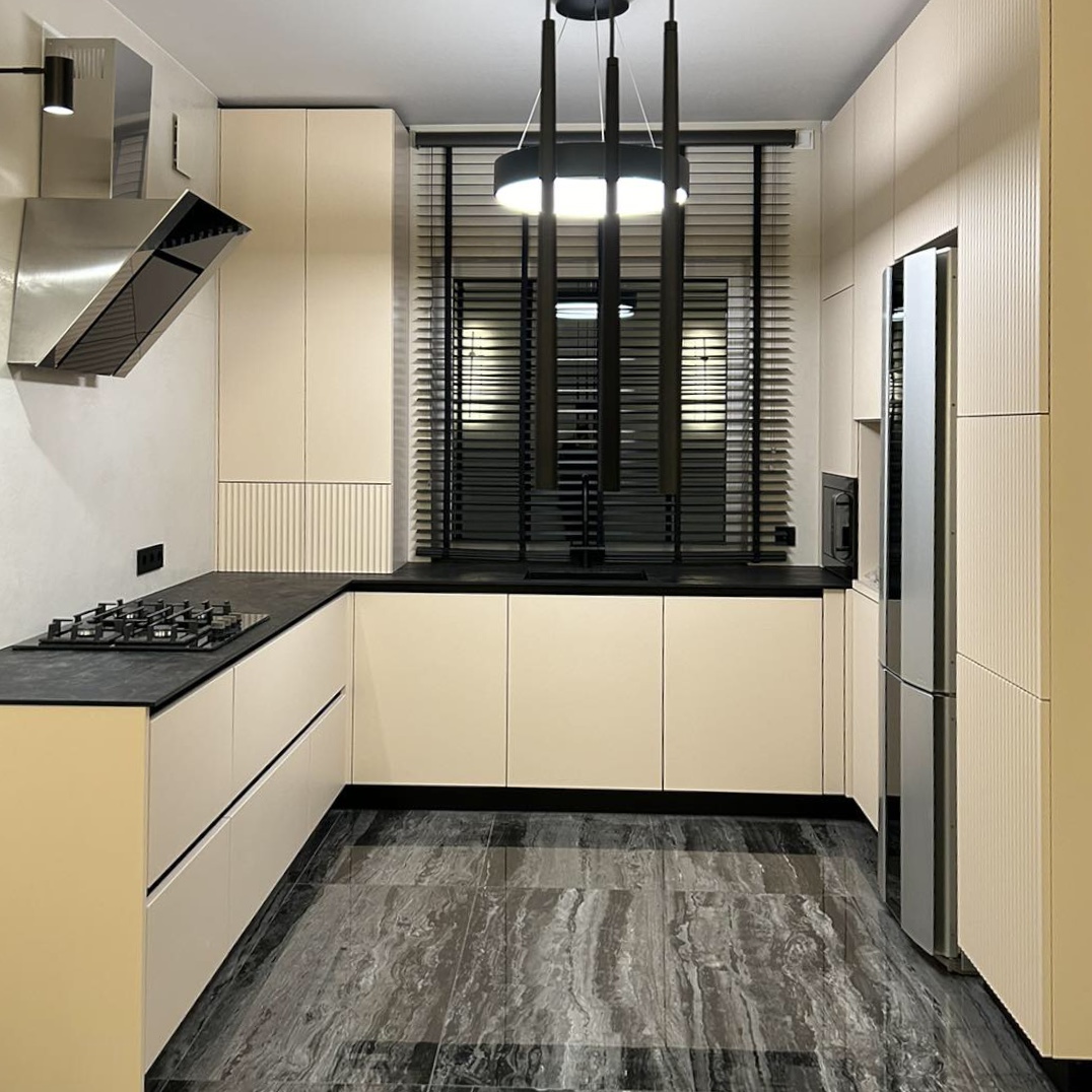 LINE. КОМПАКТНАЯ КУХНЯ В ЗЕФИРНОМ ЦВЕТЕ